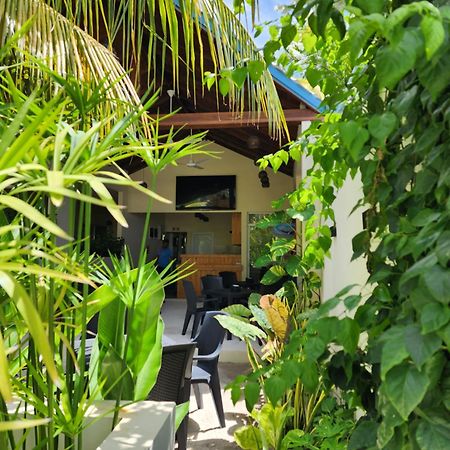 Готель Dhigurah Dhonveli Boutique Екстер'єр фото